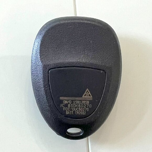 GM OEM 2007 To 2011 4-Button Remote Keyless Fob! - Picture 2 of 4